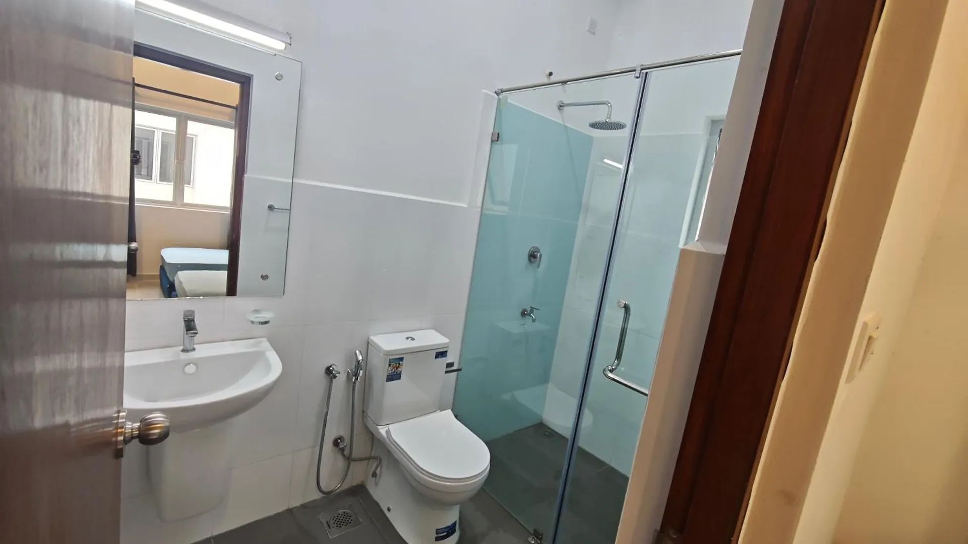 Santorini Resort 12A- Tranquil Negombo Escape Your Perfect Coastal Getaway! Tatil Evi